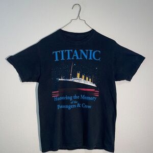 Vintage Titanic RIP shirt Medium